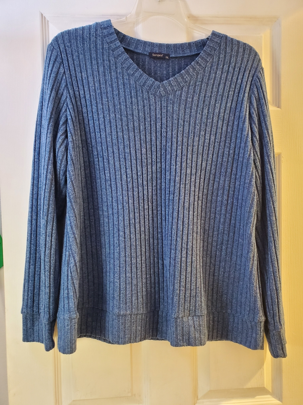 Temperate Ribbed V-Neck Sweater in Blue